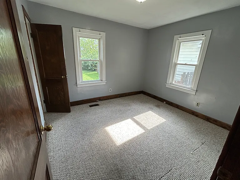 821 E Parkland Ave — Photo 6