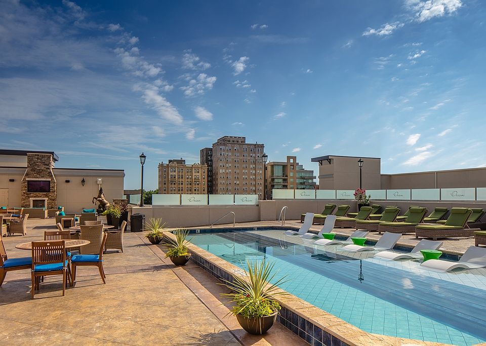 1st image of 4567 W Pine Blvd APT 401