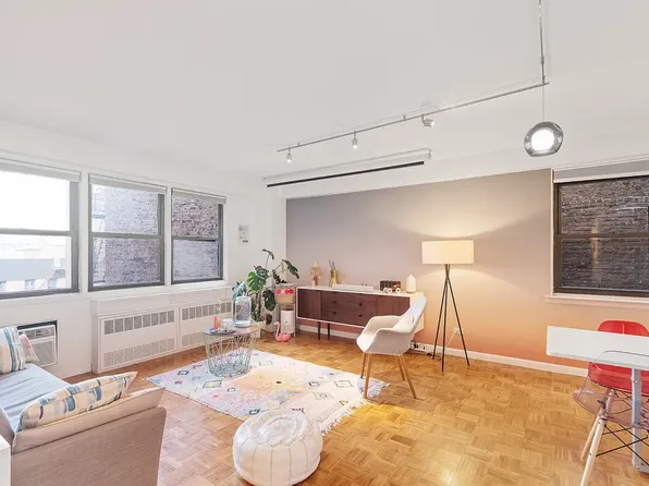 579 West 215th Street 5C image 2 of 6