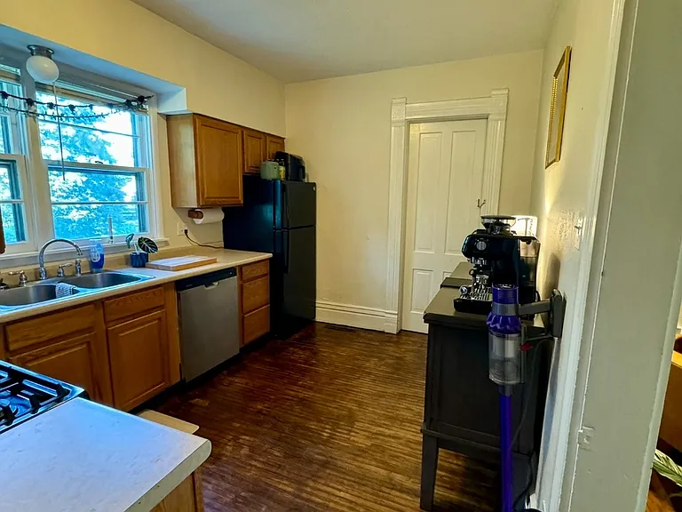 814 Douglas Ave — Photo 9