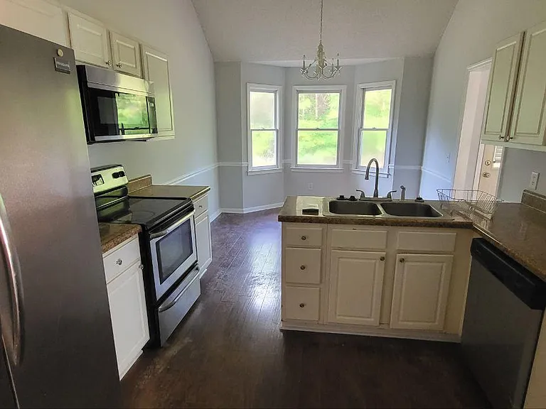150 Brickleberry Rdg — Photo 3