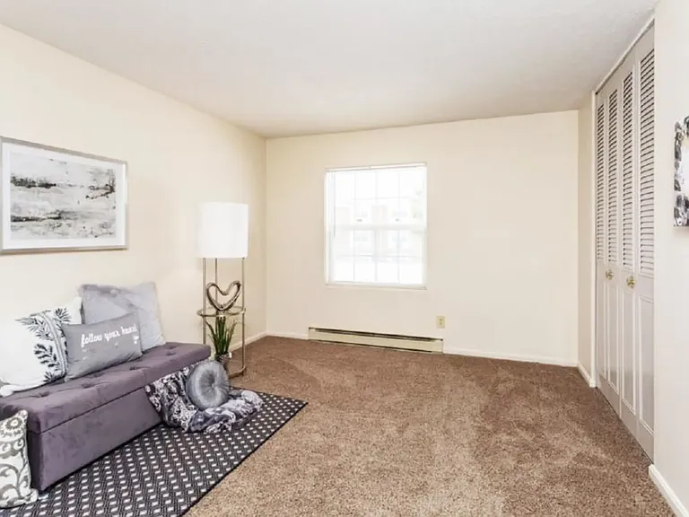 Boulevard Club Apartments — Photo 16
