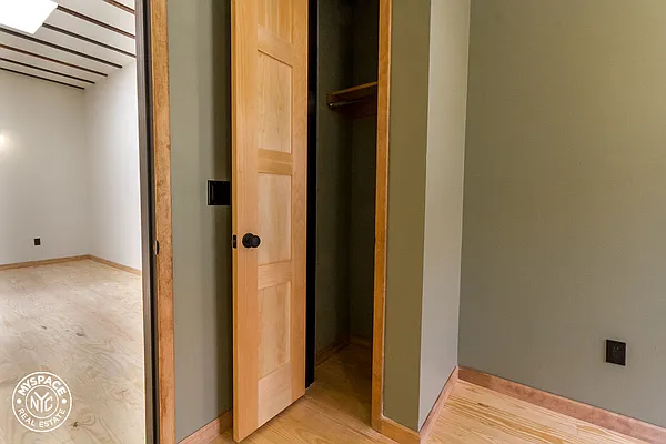 Rented by MySpaceNYC | media 7