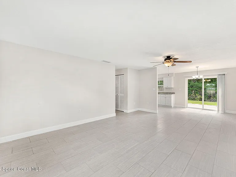 3077 Sea Gate Cir — Photo 6
