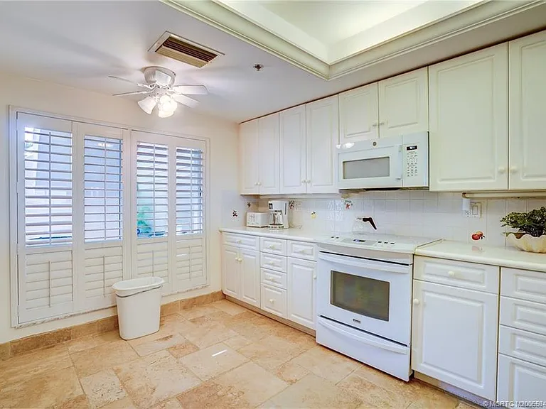 184 NE Edgewater Dr #1001 — Photo 27