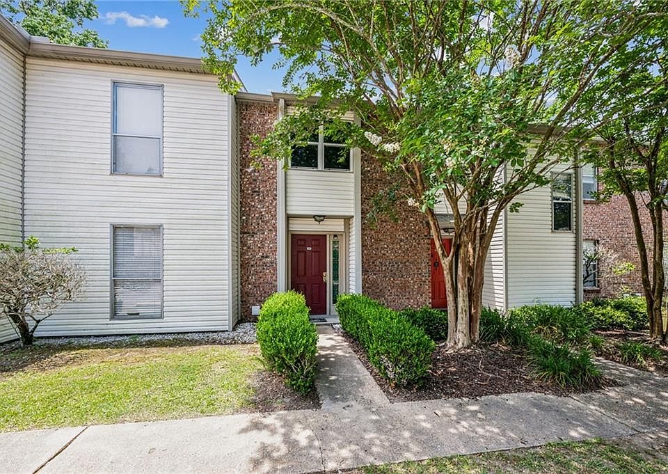 1st image of 208 Parkview Blvd #208