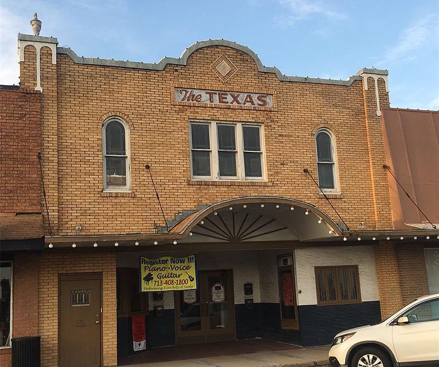 1st image of 223 Main St #1