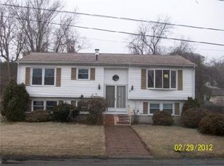 5 Augusta Ave, North Providence, RI 02904