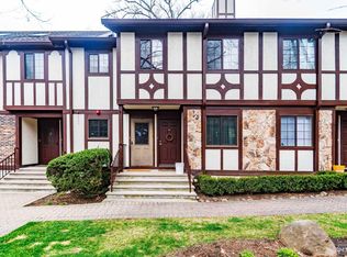3008 Stowe Ln, Mahwah, NJ 07430