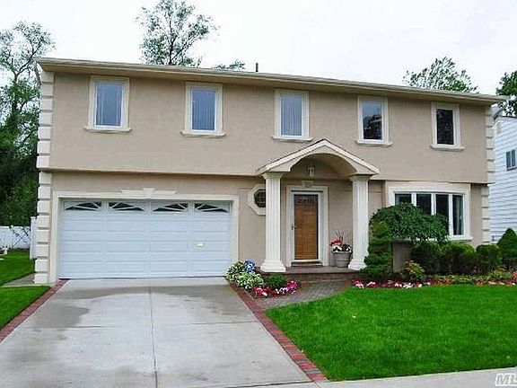 2nd image of 10 Heritage Ct