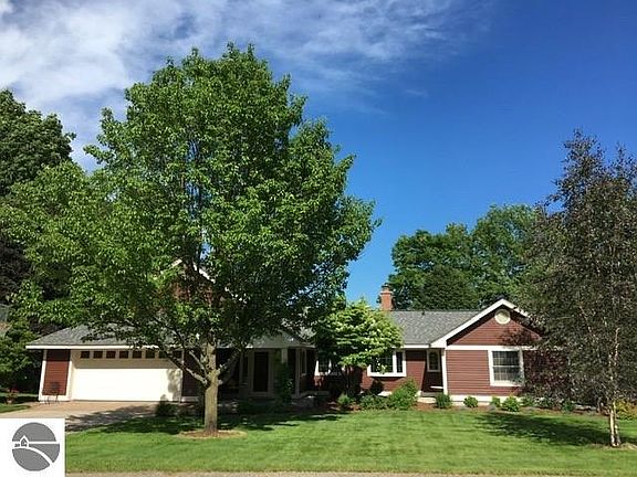 3rd image of 200 N Genessee St