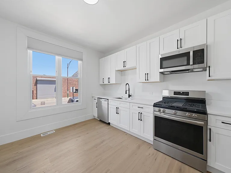 2954 N Elston Ave #1 — Photo 4