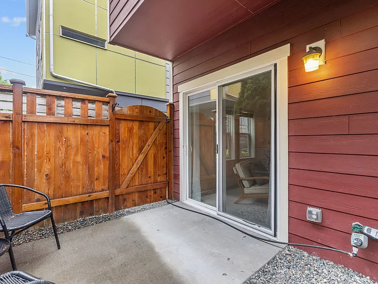 4854 Delridge Way SW #B — Photo 31