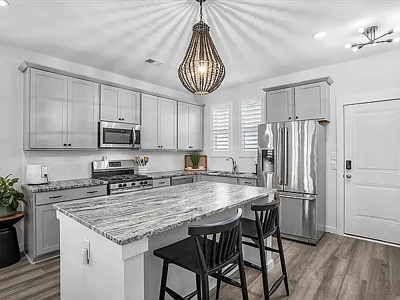 654 Blueway Ave — Photo 26