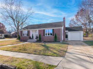 41 Drake Rd, Warwick, RI 02888