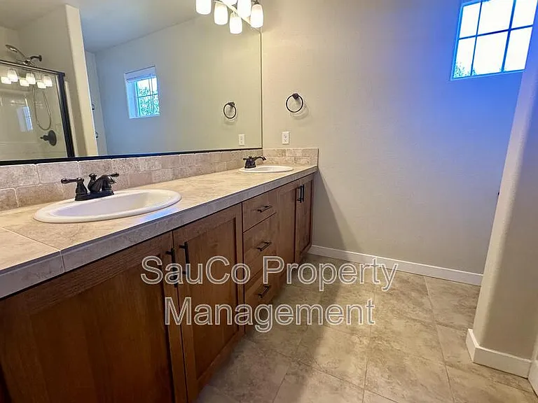 456 SW 203rd Ter — Photo 16