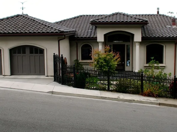 155 Del Monte Rd, El Granada, CA 94018