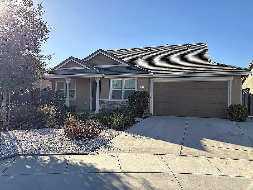 696 Sacramento Way