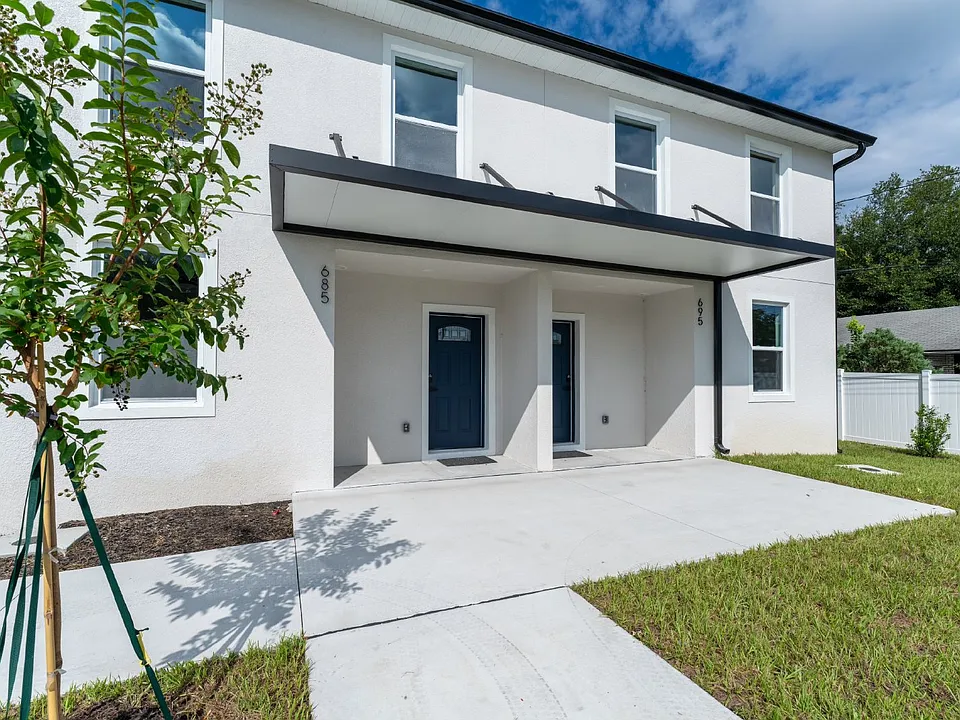 685 Childs Ave