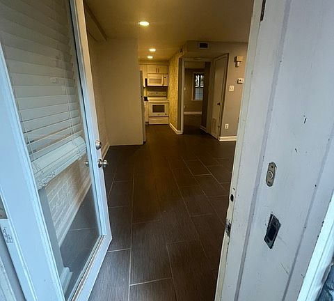 2nd image of 117 10th St NE #B