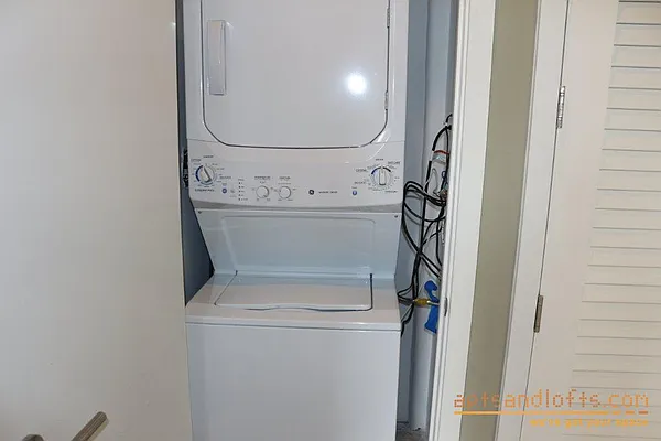 Rented by aptsandlofts.com | media 40