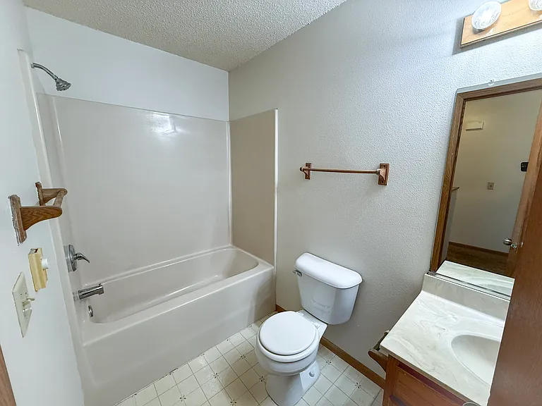 2804 Edgewood Dr SW #4 — Photo 7