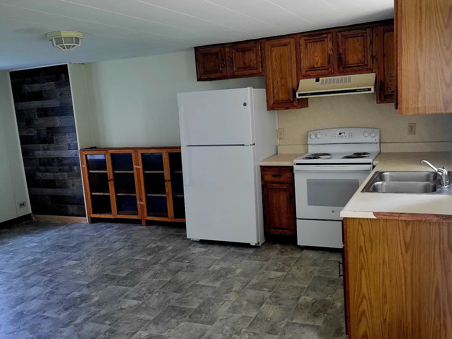 2 bed, 1300 sqft, $1,500 — Photo 4