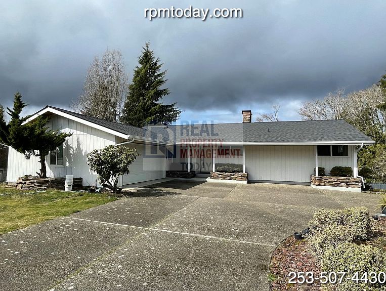 1st image of 2456 Glenn Ct SE