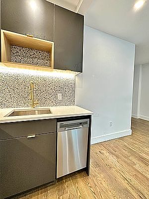 1st image of 224 Hawthorne St #3R