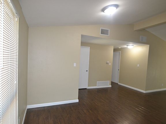 5th image of 1474 Windsor Dr
