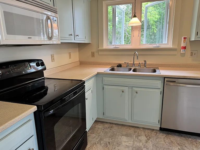 131 Orange St #1 — Photo 6