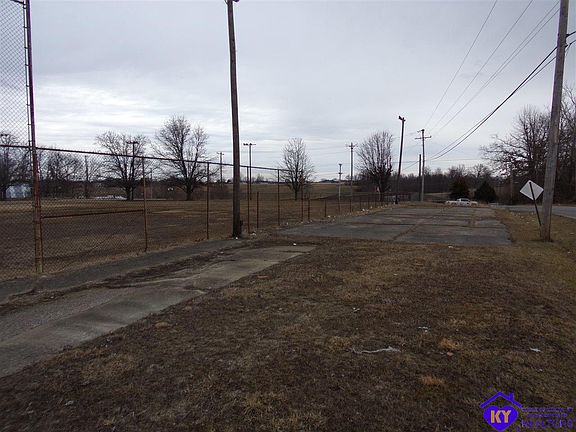 3rd image of 51 Airport Rd