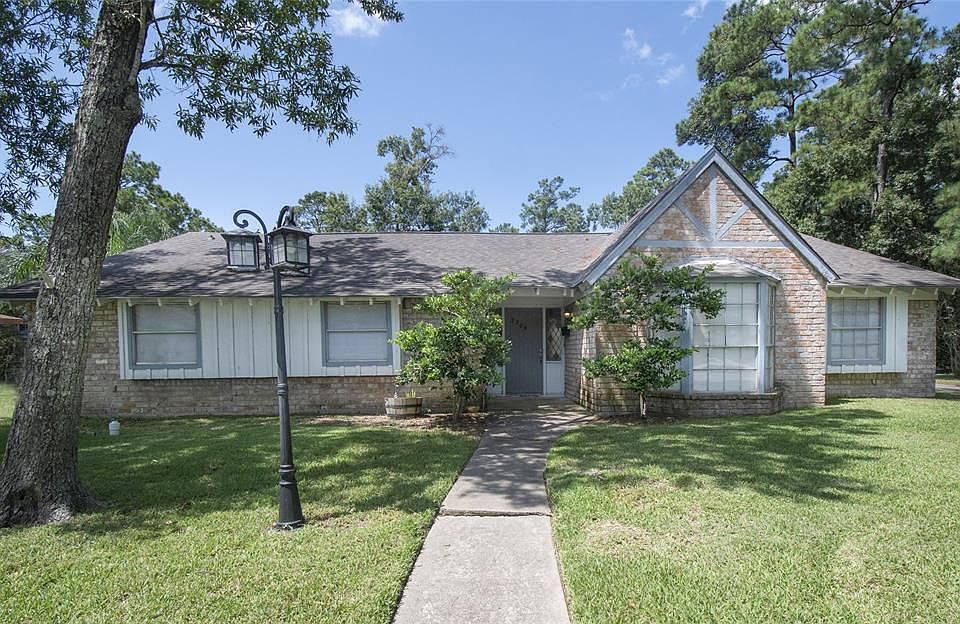1st image of 2706 Williamsburg Dr