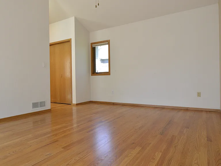 5636 Pennsylvania Ave — Photo 10