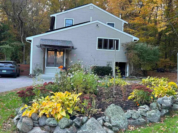 137 Willow Road, East Kingston, NH 03827