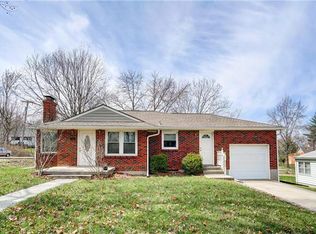 304 Highland Ave, Smithville, MO 64089