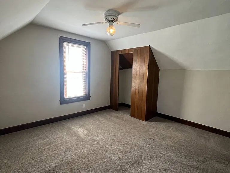 908 S 6th Ave — Photo 8
