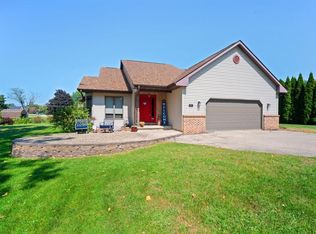 507 Skogen Rd, Cambridge, WI 53523