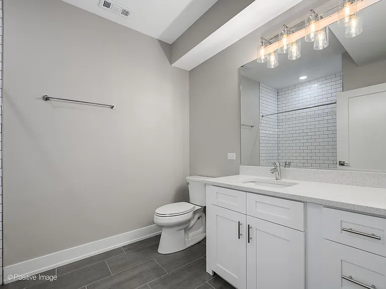 261 Washington Boulevard — Photo 7