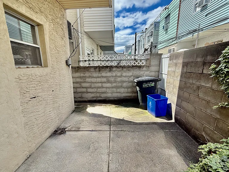 2416 S Juniper St — Photo 37