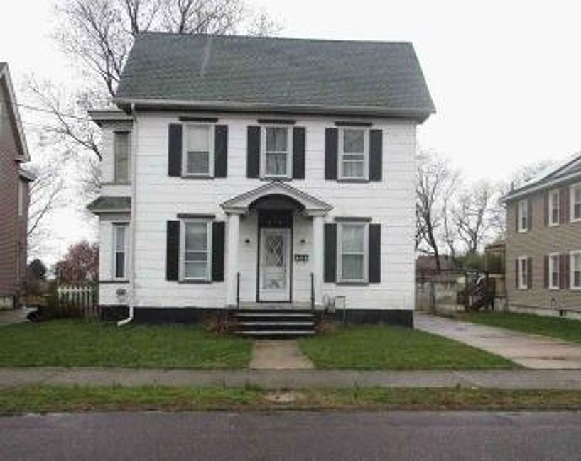 572 Delaware St, Paulsboro, NJ 08066 | Zillow