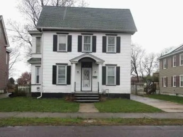 572 Delaware St, Paulsboro, NJ 08066