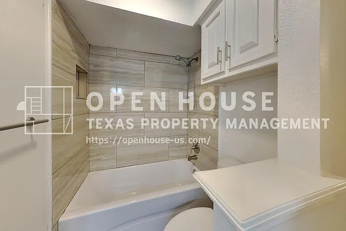 810 Rivercrest Blvd — Photo 18