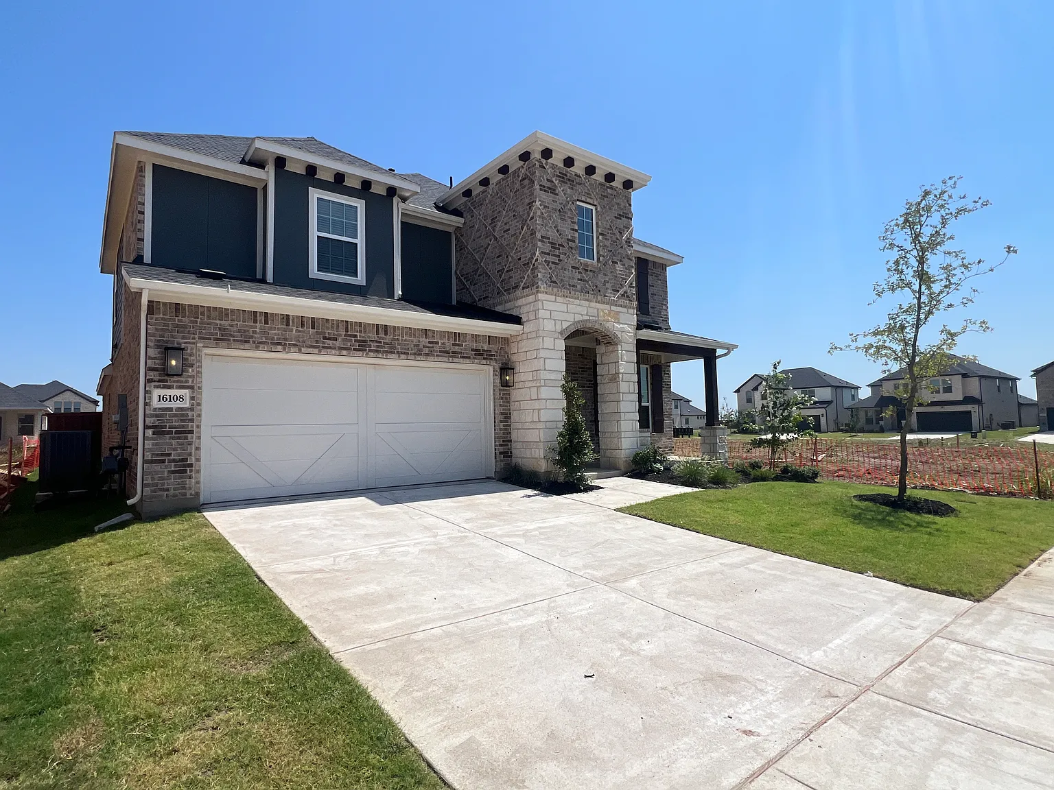 5 bed, 3064 sqft, $3,500 — Photo 2