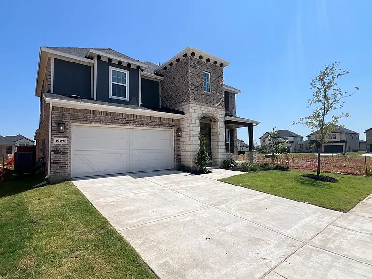 16108 Hidden Cove Dr — Photo 2