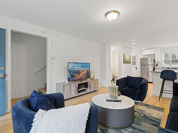 3rd image of 1011 W 38th St #A