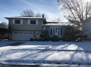 3001 Hetzel Dr, Parma, OH