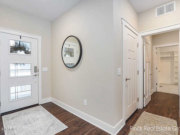 3rd image of 4712 Albright Ct SW Unit 9
