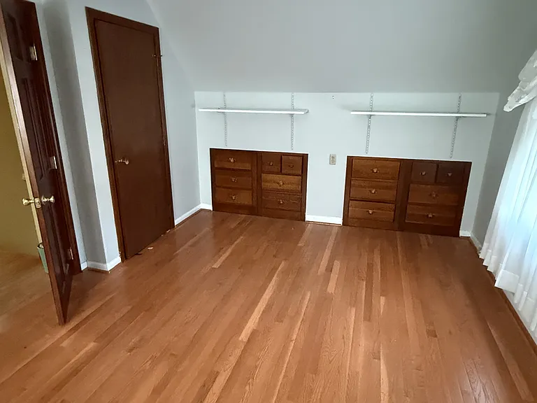 411 East St — Photo 13