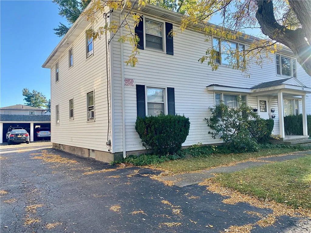 2 bed, 1.0 bath, 5760 sqft, $1,000 — Photo 1
